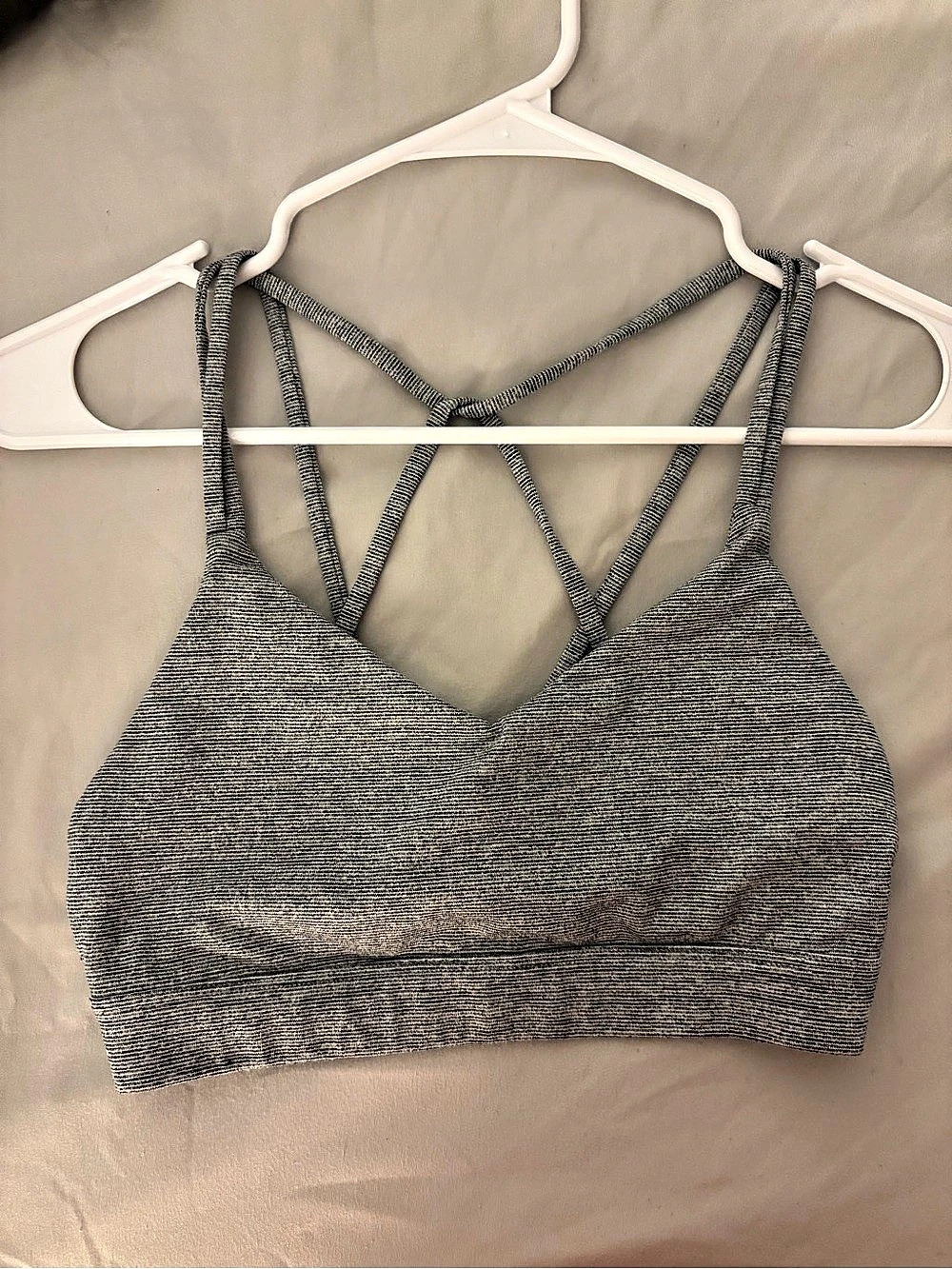 Old Navy Light Support Strappy Sports Bra Gray Size Small